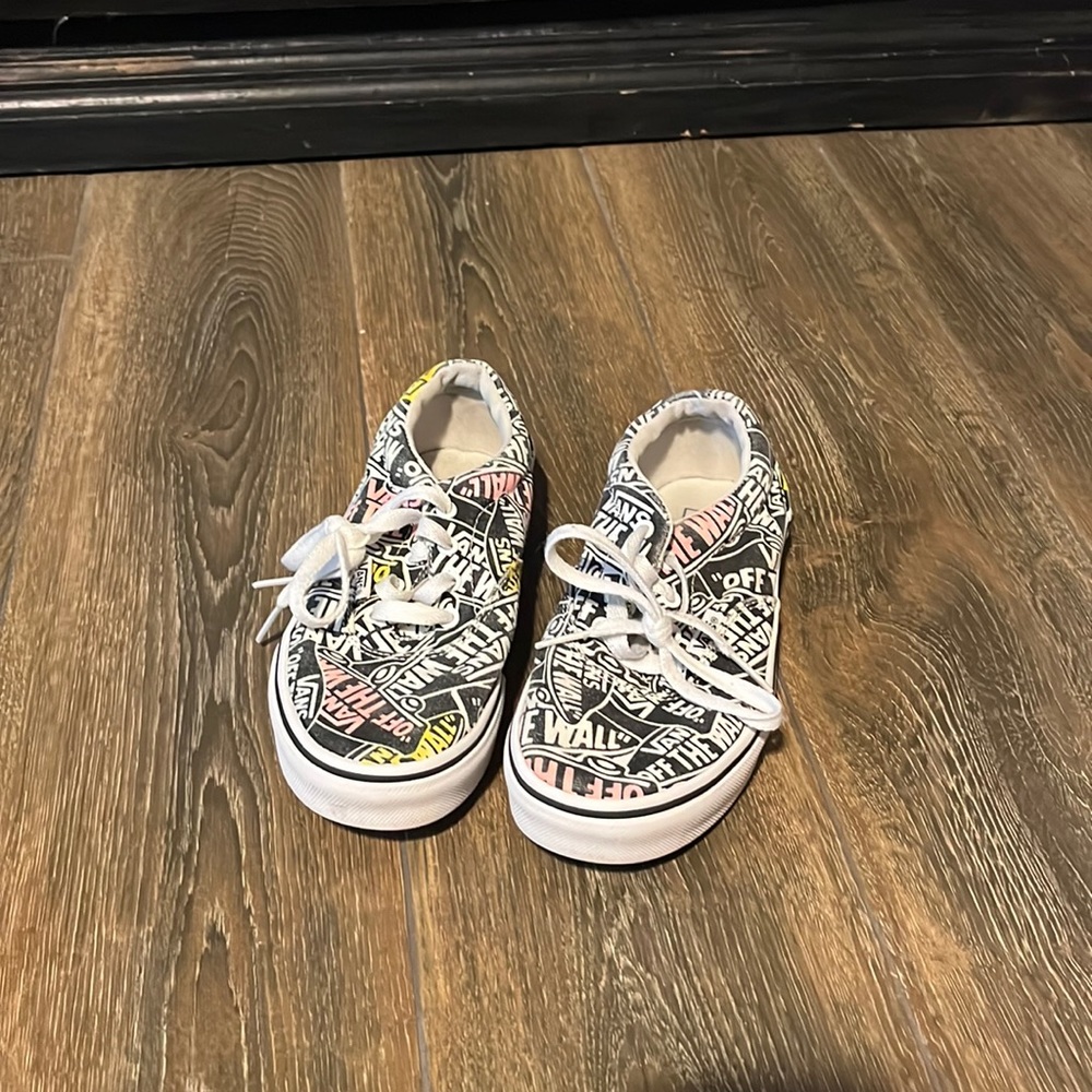 Kids Logo Vans size 2